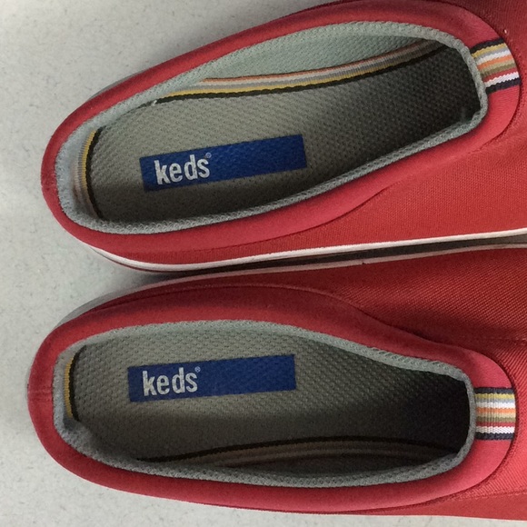 Red Keds - Picture 6 of 6